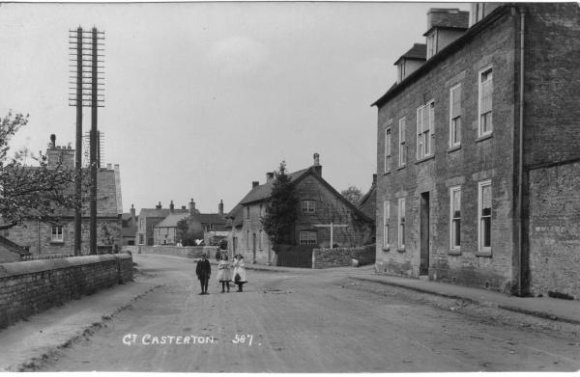 Main Street Cross Roads 1908. Bridge House on the right.